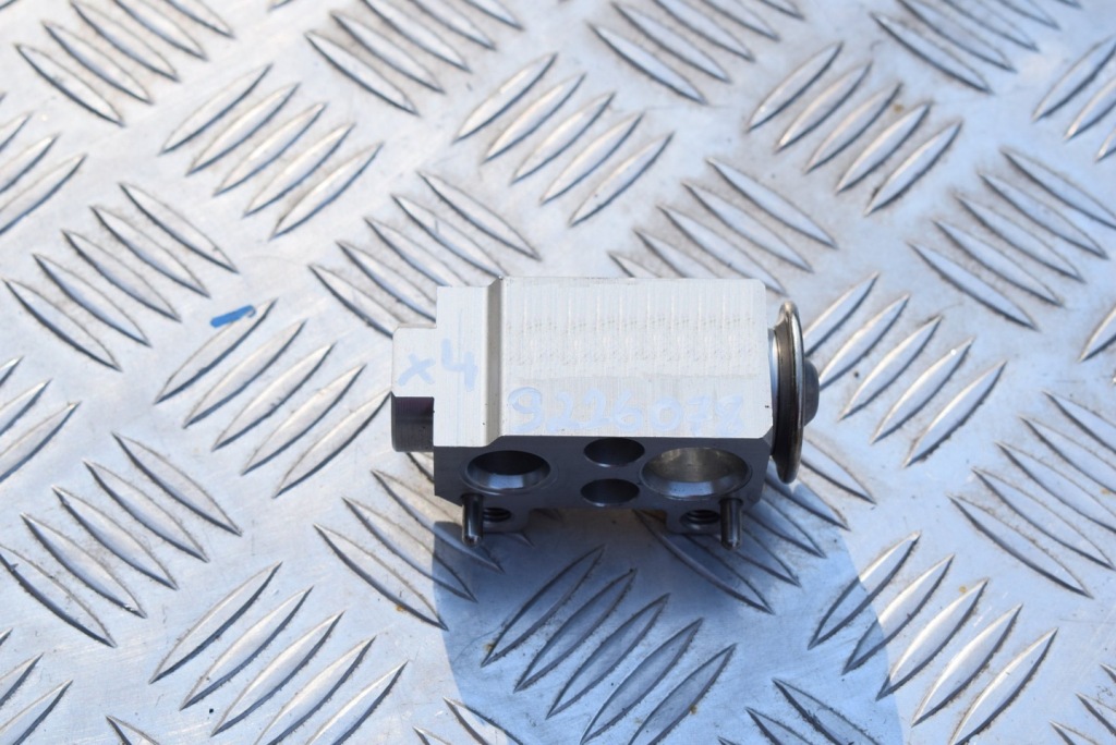 фото №1, Клапан розширювальний bmw x4 f26 fl 2016 9226078