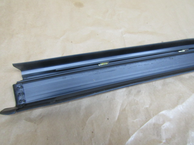 12 mercedes w201 190 задня молдинг поріг накладка на поріг задні чорна Недорого