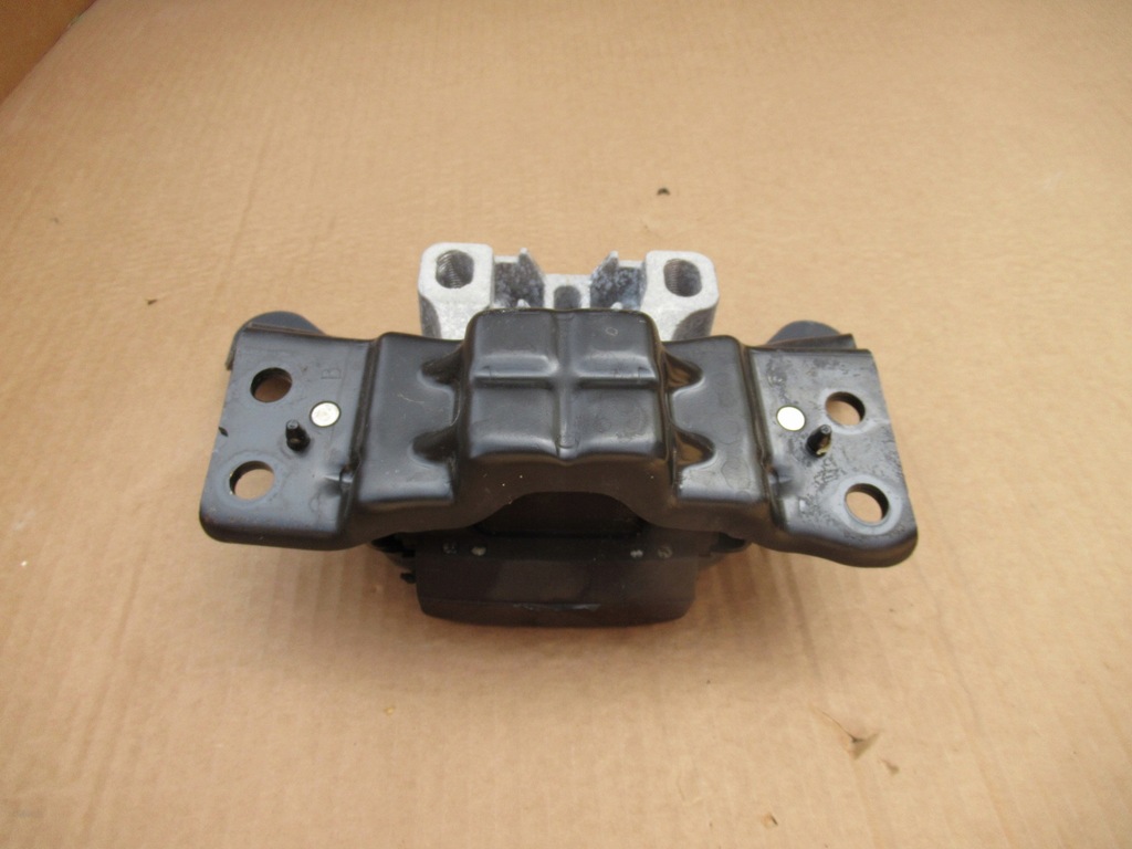 фото №2, Audi q3 кронштейн 5q0199555r