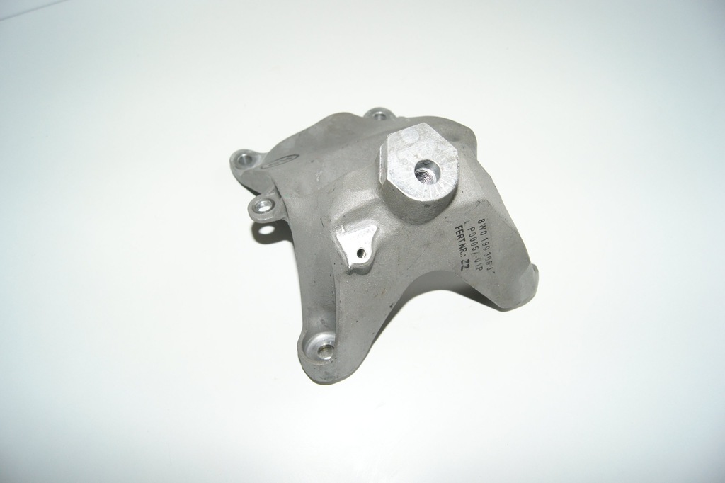 фото №1, Gd audi a4 s4 8w кронштейн опора двигателя 8w0199308j