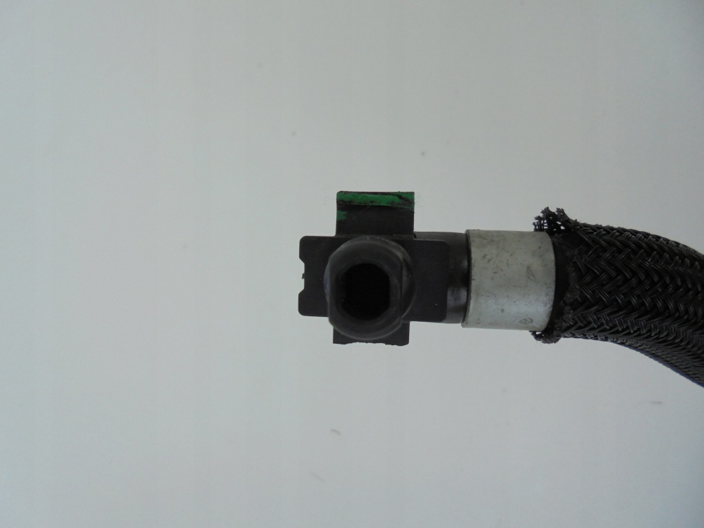 фото №6, Nissan x-trail t32 трубка шланг топлива пабтрубок  резиновый 1,6 dci