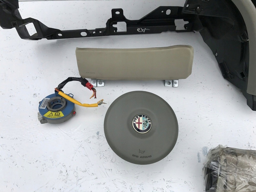 фото №4, Alfa romeo 159 консоль приборная панель подушка безопасности