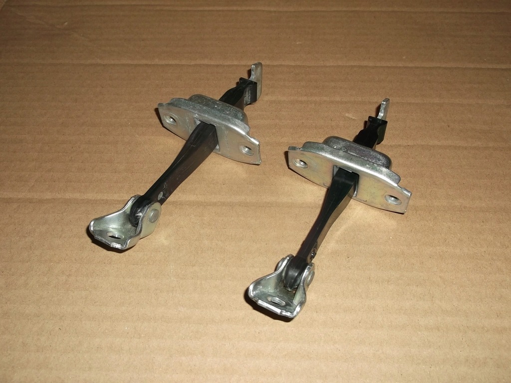 фото №1, Ограничитель дверь задняя l/p outlander iii 13-17r