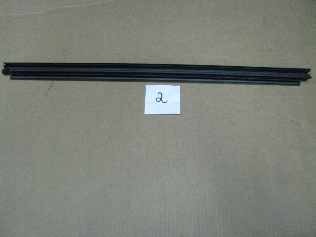 фото №1, Молдинг ущільнювач правий перед mercedes glc x253