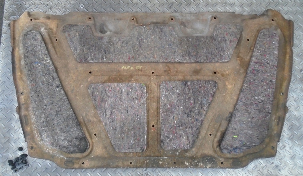 фото №2, Alfa romeo gt шумоизоляция подкрылок капот