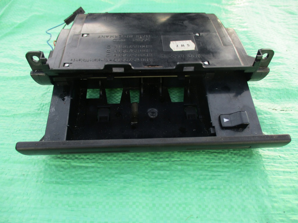 Audi a4 b5 рестайлінг  попільничка 8d0857951 в Україні