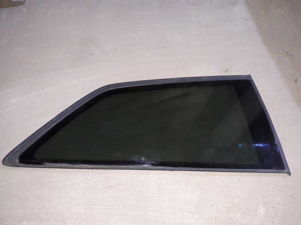 Купити Скло кузовна audi a3 права 2012r 8v3845300