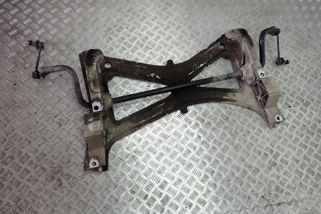 фото №1, Porsche panamera 970 кронштейн подрамник 97034126105