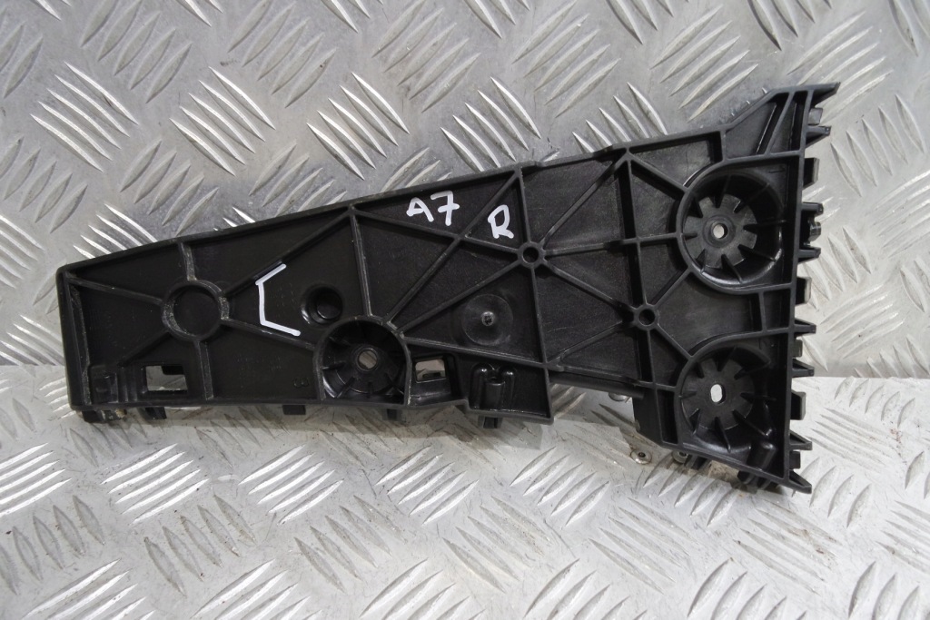 фото №1, Audi a7 s7 4k8 напрямна бампера задня правий 4k8807454r