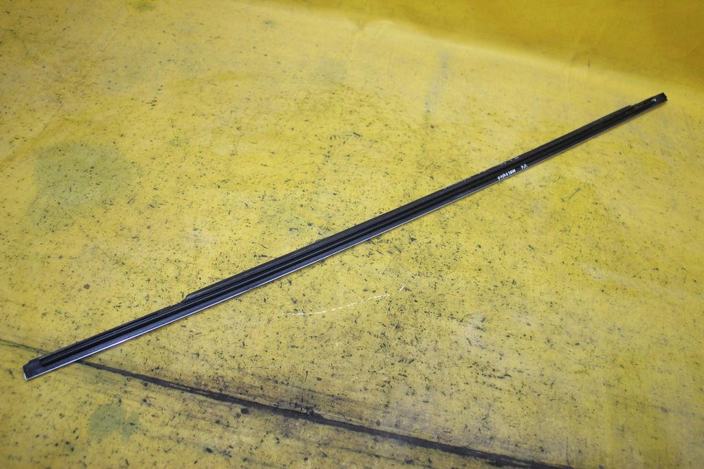 фото №6, Молдинг ущільнювач правий перед vw phaeton