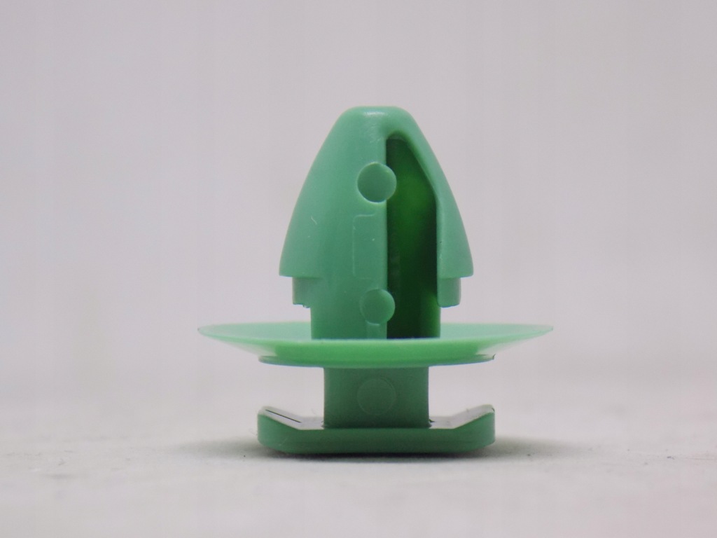 фото №3, Jeep renegade клипсы штифты накладки крыла заднего