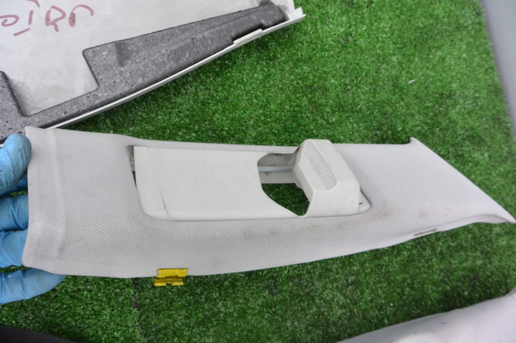 Накладка обшивка стійка середній mercedes w203 комплект Недорого