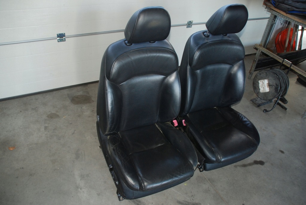 Lexus is 2 сиденье p / l кожа черная 06-13r Цена