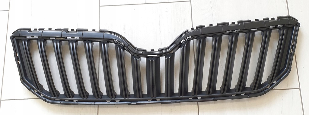 фото №1, Решётка радиатора решётка радиатора середина перед skoda yeti 5l 2013-