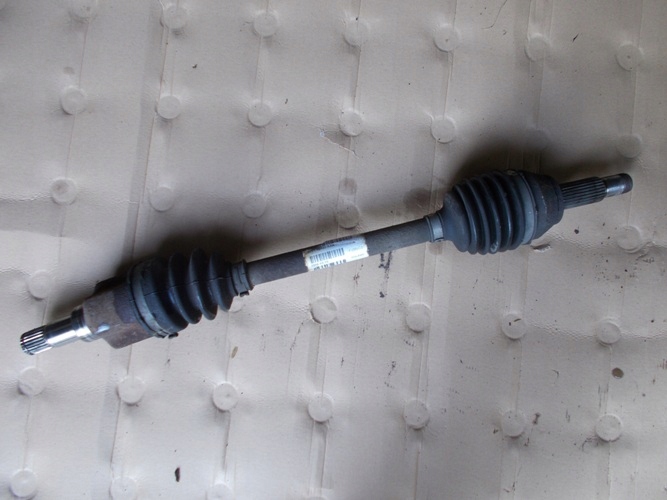 фото №1, Ford fiesta mk7 привідний вал ліва 1.25