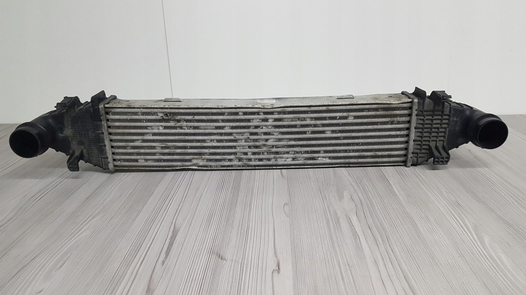 Купити Радіатор повітря інтеркулер mercedes w204