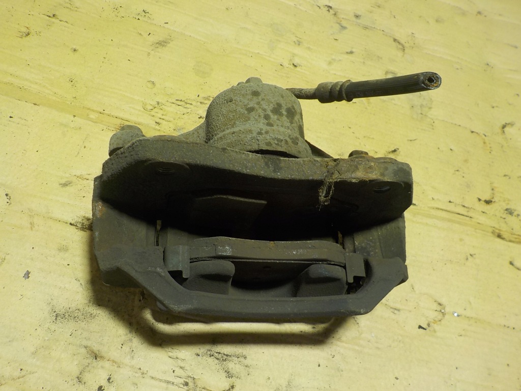 фото №4, Hyundai ix20 lift 1.4crdi суппорт правый перед