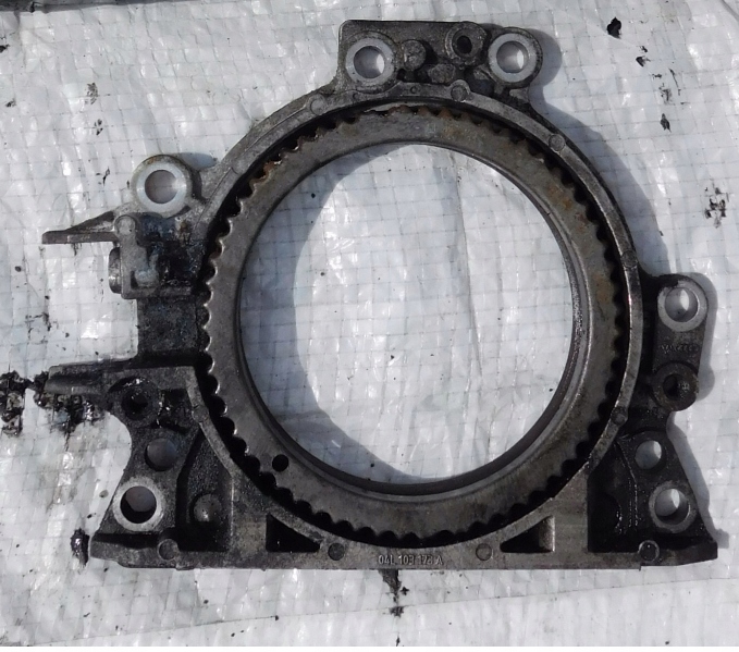 фото №1, Golf vii 2.0 tdi сальник защита 04l103173a