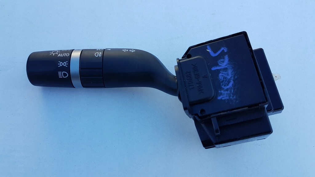 фото №1, Mazda 3 5 рычаг переключатель света 17d682