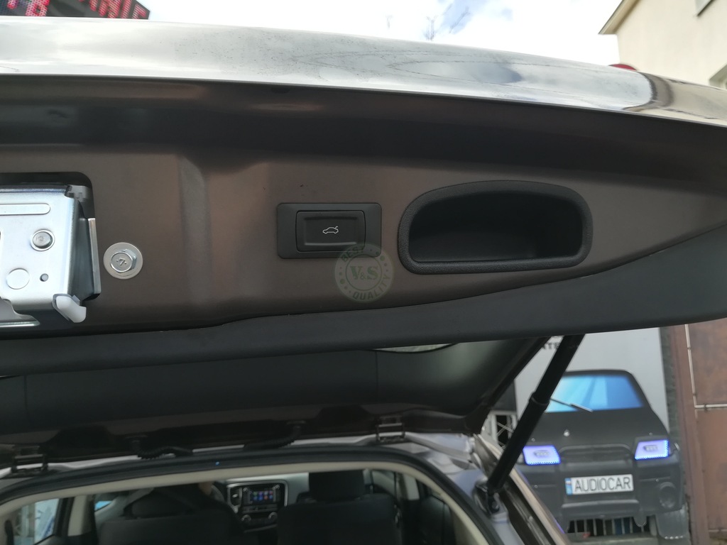 фото №11, Електрична кришка багажника mitsubishi outlander 2015