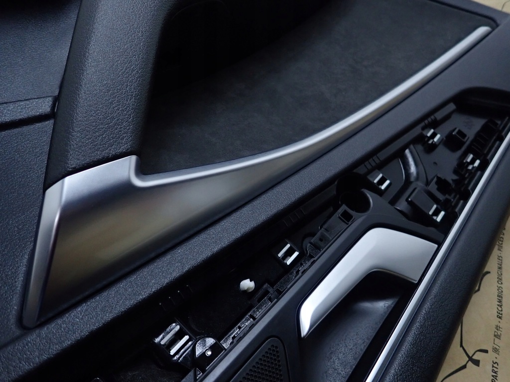 фото №8, Audi a7 4k обивка дверь задняя левая led