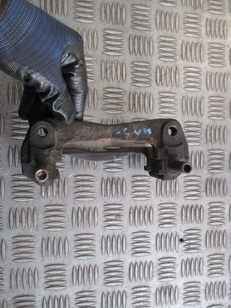 фото №5, Скоба перед mazda 6 02-05r 1.8b