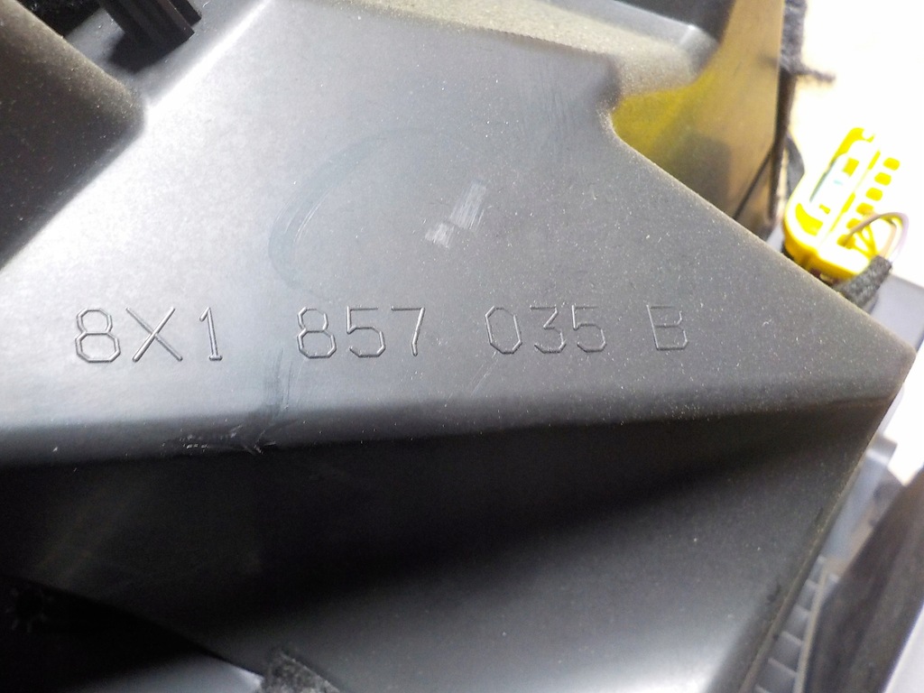 фото №4, Audi a1 бардачок пасажира 8x1857035