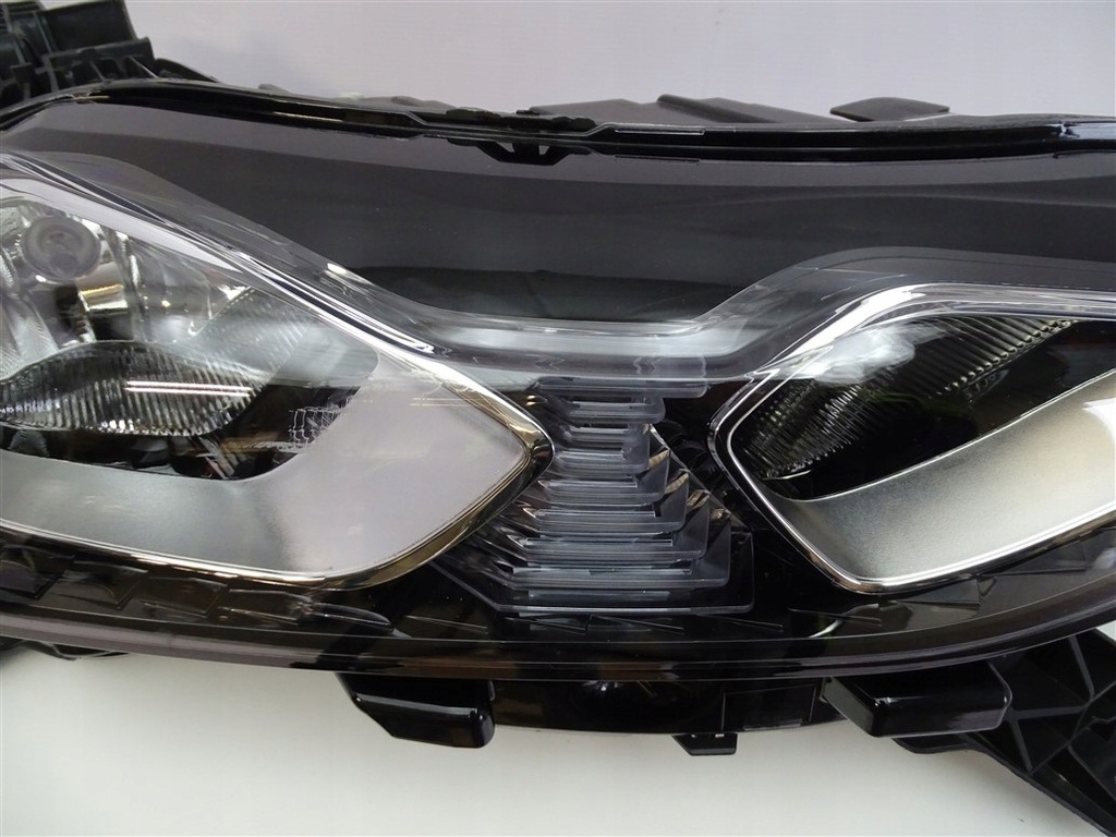 фото №3, Лампа права перед citroen ds3 crossback aircross