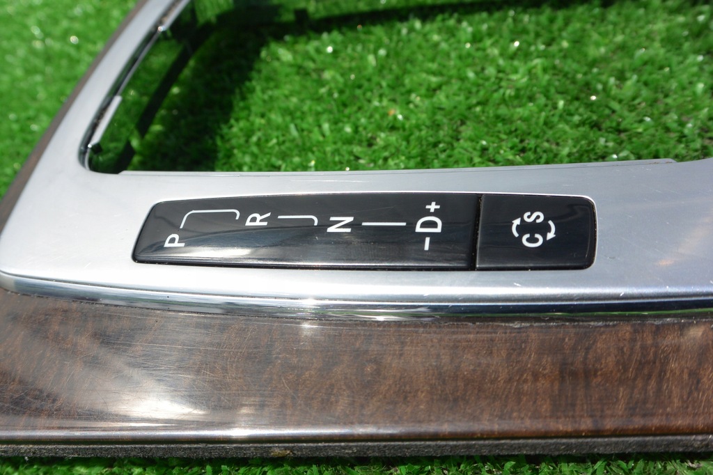 фото №5, Панель рамка домкрата mercedes e-klasa w212 classik