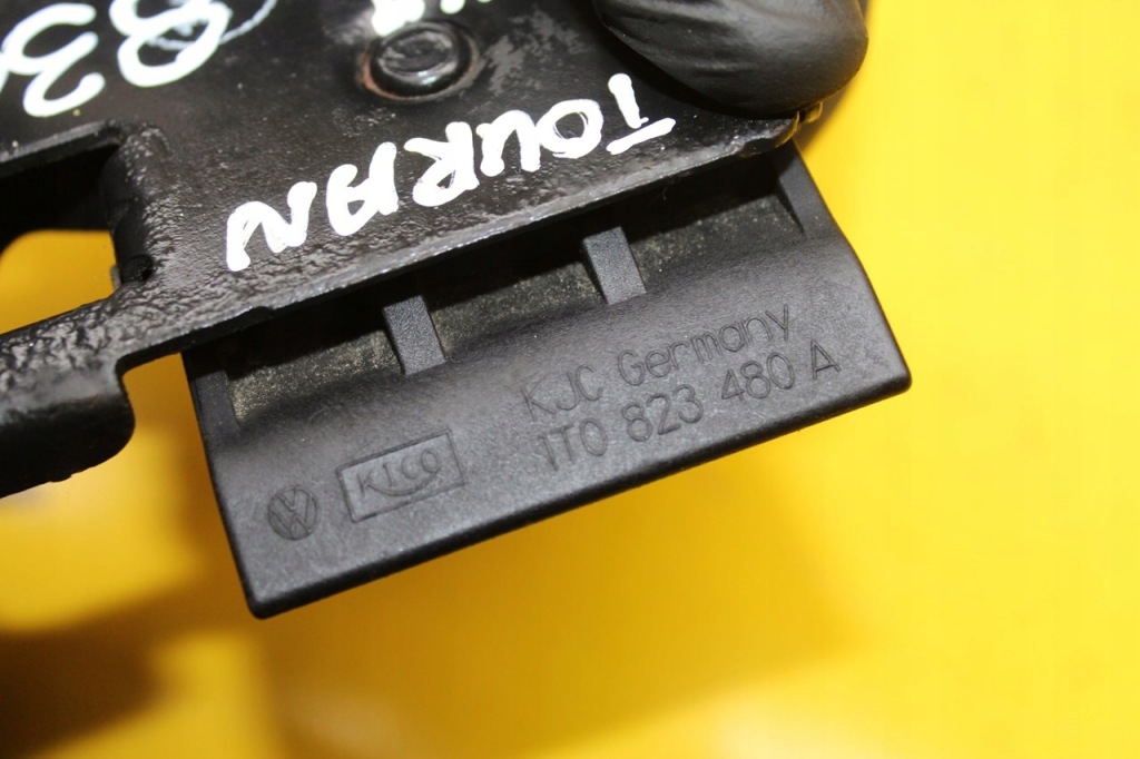 фото №5, Замок засувка капот vw touran 1t0823480a
