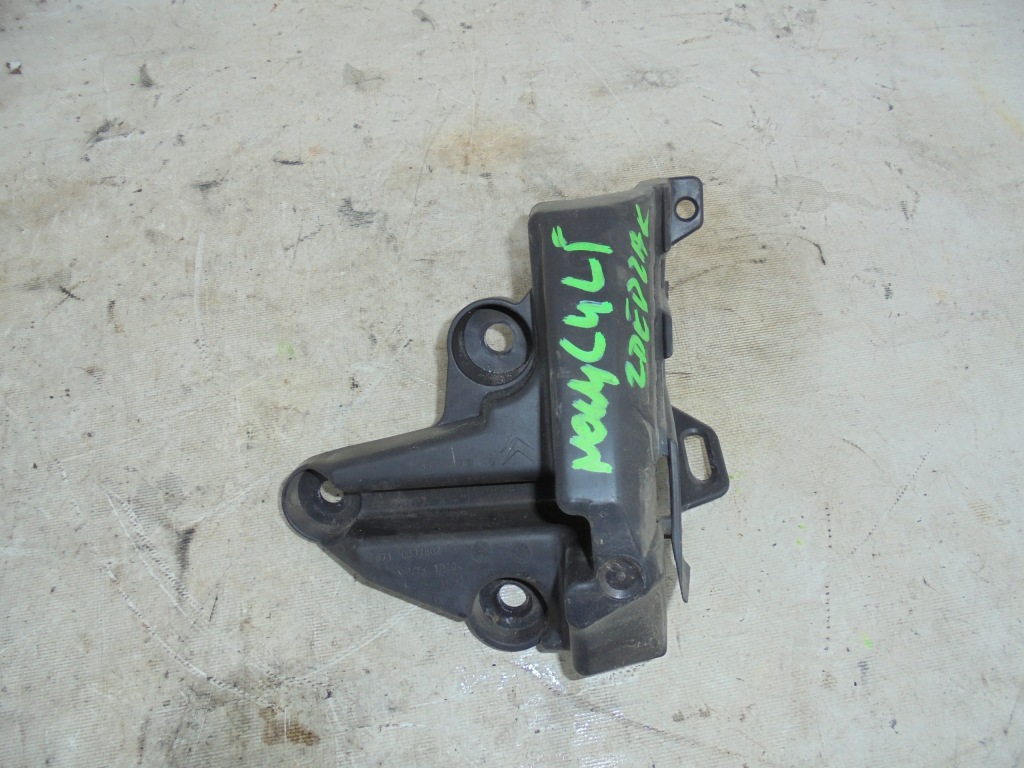 Купить Направляющая кронштейн бампера задняя citroen c4 ii b7