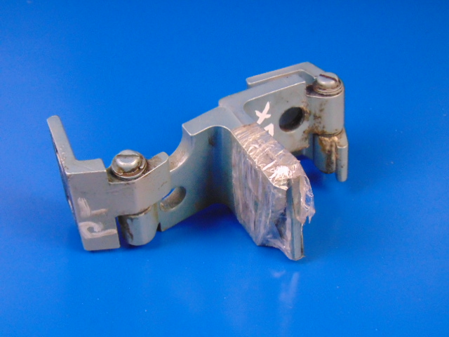 фото №1, Bmw x5 e53 петля дверь правый задняя