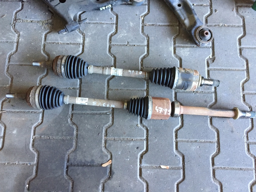 фото №1, Dacia duster привідний вал ліва перед 1.5 dci 391003840r