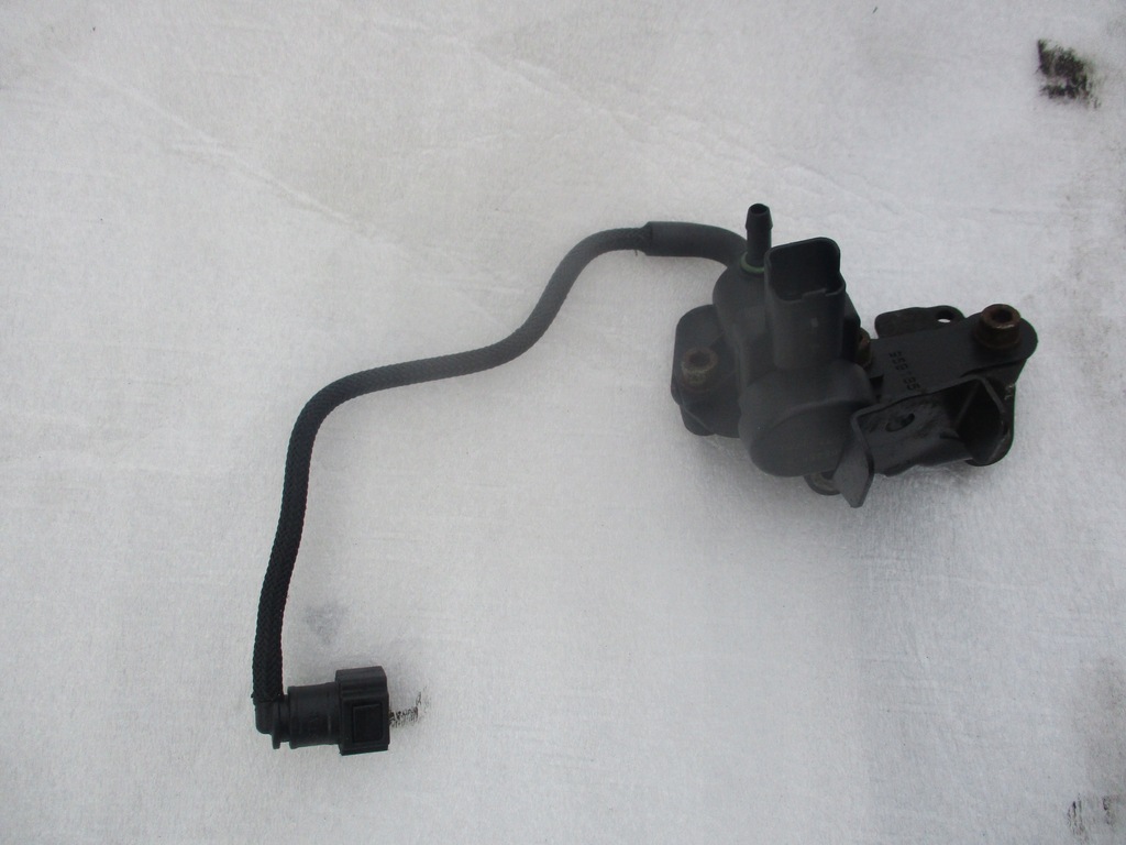 фото №1, Jaguar ford citroen peugeot 2.2 клапан вакуумa