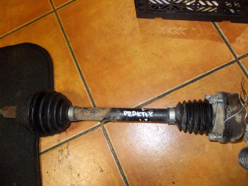 Купить Приводной вал левая перед skoda praktik 1.2 bzg