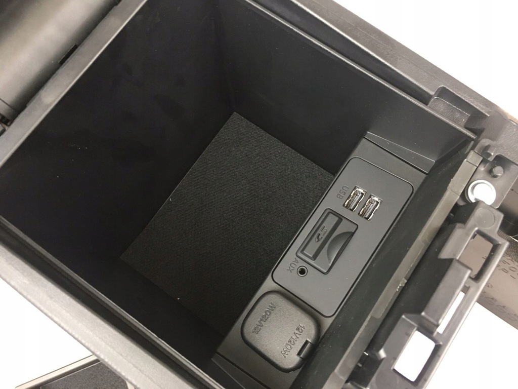 фото №6, Mazda 3 17- подлокотник туннель средний usa