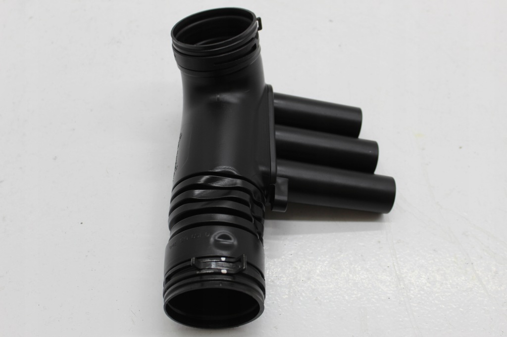 фото №2, Vw passat b8 труба фільтра повітря 04e129651d