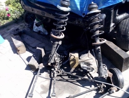 фото №1, Поворотний кулак права амортизатор. важелі dacia duster ii 4x4