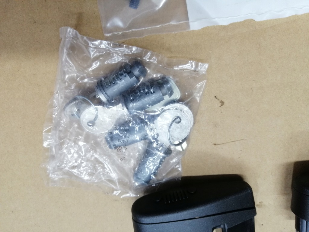 фото №4, Кріплення багажника даховий jeep renegade 2016-