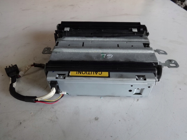 фото №3, Mercedes gl x164 06r- чейнджер дисков cd