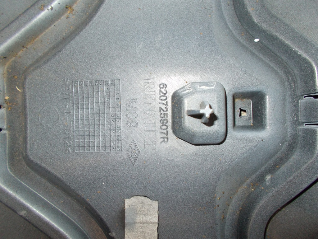 Решітка радіатора renault twizy 620725907r Оригінал