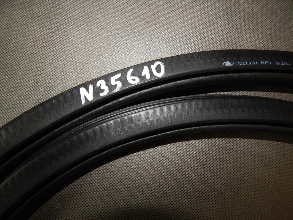 фото №2, Skoda rapid прокладка двері лівий задня 5ja867367h