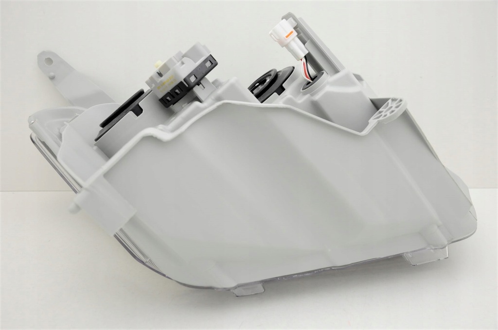 фото №7, Isuzu d-max od 2016- фары комплект с led nowe