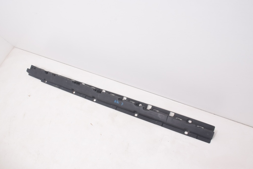 фото №7, Bmw оригинальный номер 7207196 направляющая кронштейн порог правого