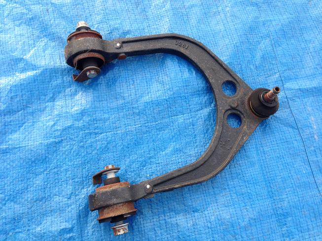 фото №1, Dodge challenger srt 17 рычаг левый góra