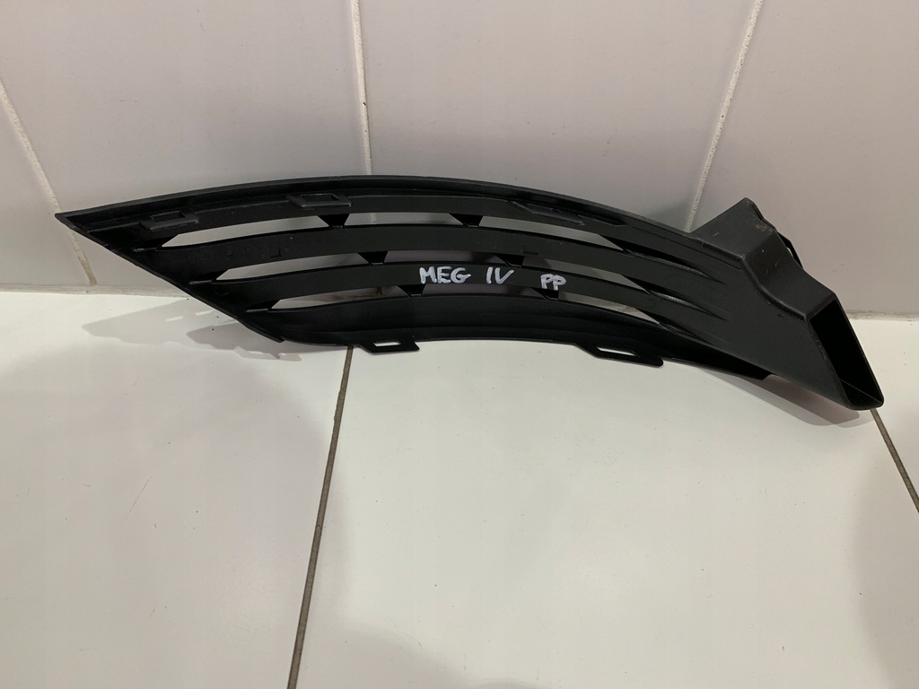 фото №1, Решітка радіатора решітка бампера права megane iv 263315195r