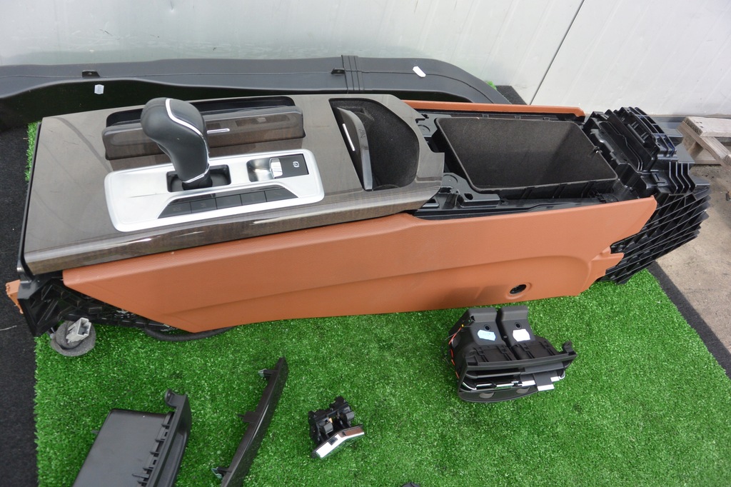 фото №8, Туннель средний подлокотник maserati quattroporte