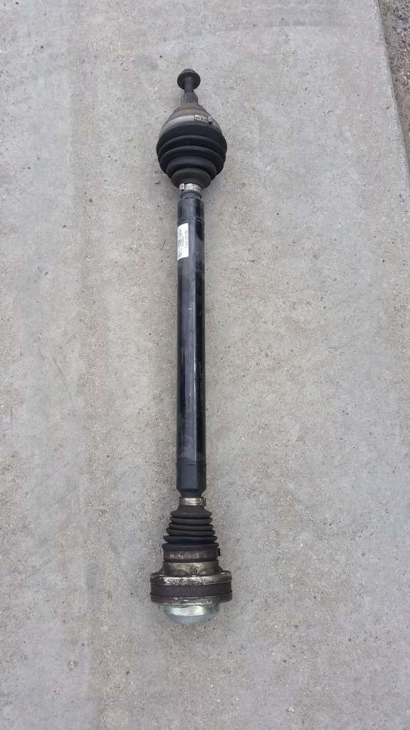 Купити Привідний вал правий 1.8b vw seat skoda audi 3q0407272c