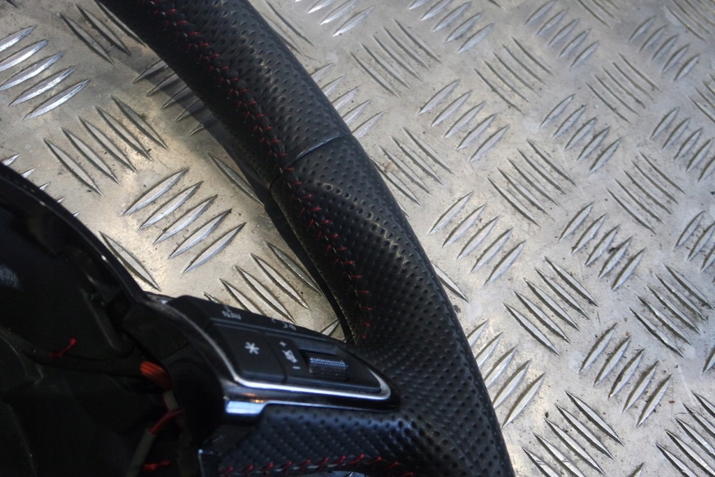 фото №5, Воздуховод кожа audi a6 rs6 4g czerwona nic r159