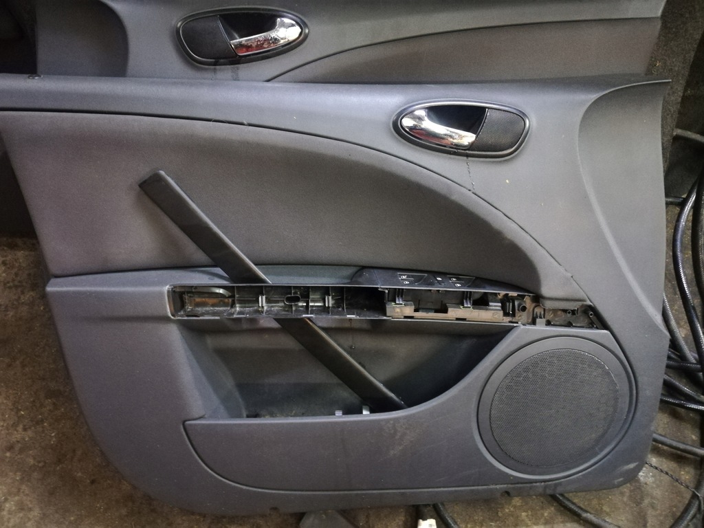 фото №1, Обивка дверь перед левый seat leon ii